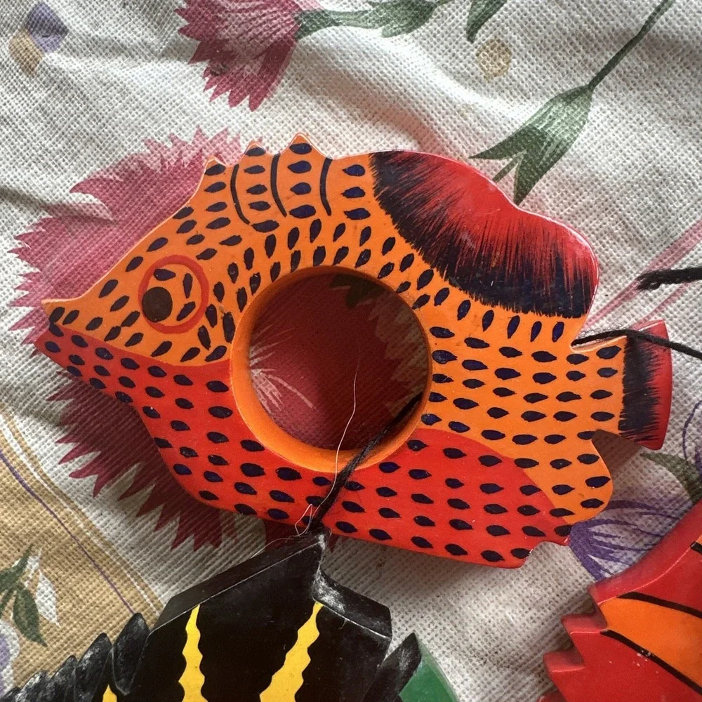 6 VTG Handcrafted Painted Wooden Tropical Fish Napkin Rings Beautiful Detail
